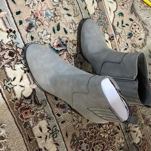 Bandolino gray botties brans nee size 10
